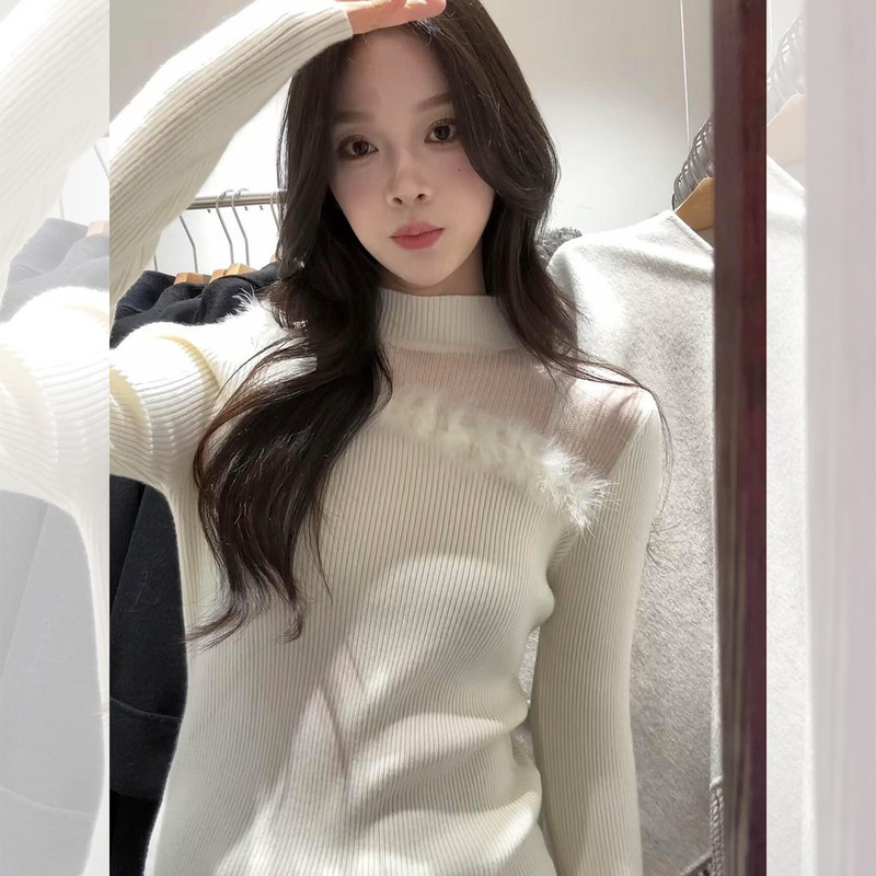 Autumn Korean-Style White Half-High Collar Top with Frayed Edges, Unique and Beautiful Design, Perfect as an Inner Layer, Unique and Stylish Knit Base Shirt for Women Autumn Korean-Style White Half-High Collar Top with Frayed Edges, Unique and Beautiful Design, Perfect as an Inner Layer, Unique and Stylish Knit Base Shirt for Women