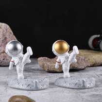 One piece drop shipping Nordic creative astronaut astronaut mobile phone holder ornaments resin light luxury childrens room gift