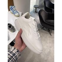 Sports and casual shoes deposited with snails and mens embossed haute couture horse pattern