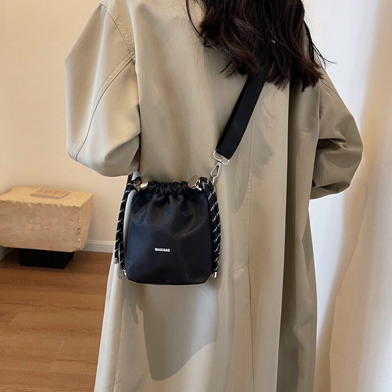 Small Bag for Women, New Niche Design Crossbody Bag, Casual Versatile Bucket Bag, Light Luxury Phone Bag, Crossbody Bag for Women