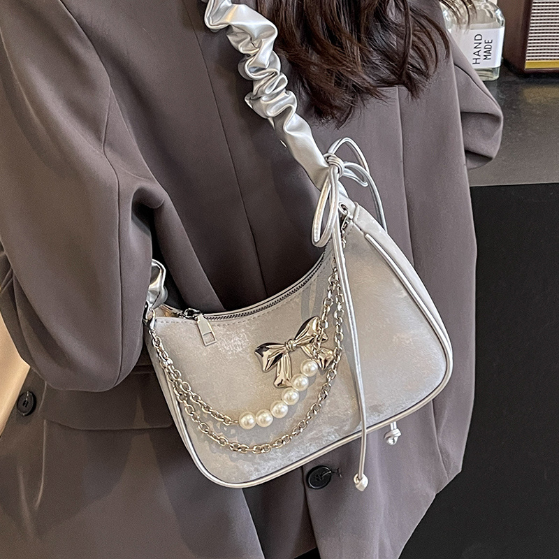 Silver Bag for Women 2025 New Fashion Niche Design Pleated Single Shoulder Crossbody Bag High-End Chain Small Square Bag Silver Bag for Women 2025 New Fashion Niche Design Pleated Single Shoulder Crossbody Bag High-End Chain Small Square Bag