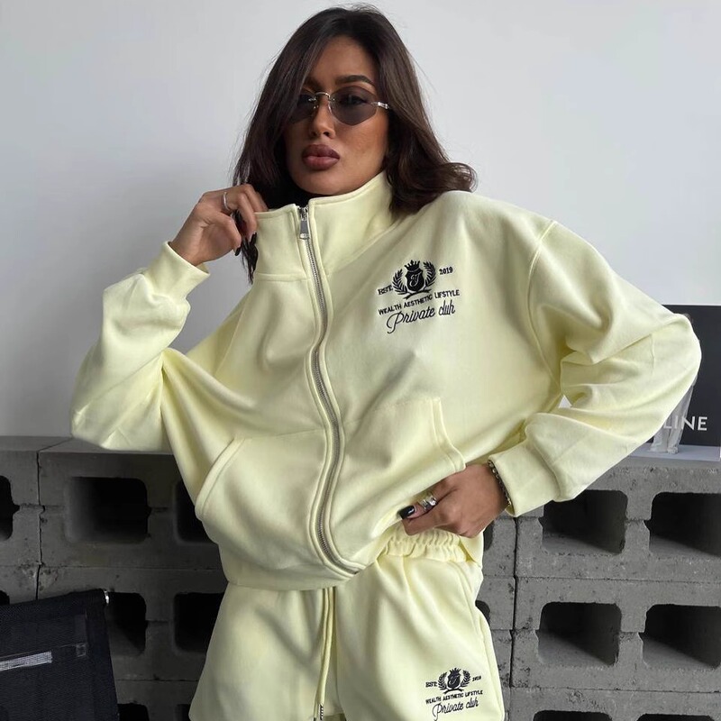 European and American Embroidered High-Neck Zip-Up Long-Sleeve Sports Sweatshirt and Shorts Set European and American Embroidered High-Neck Zip-Up Long-Sleeve Sports Sweatshirt and Shorts Set