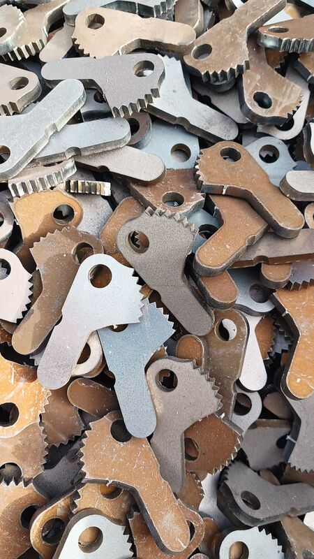 New Type Butterfly Buckle Flat Buckle Construction Site Woodworking Template Locking Fastener Butterfly Buckle Toothed Spring Parts New Type Butterfly Buckle Flat Buckle Construction Site Woodworking Template Locking Fastener Butterfly Buckle Toothed Spring Parts