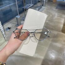 Shot of ten men and women cash on delivery small and big brand sunglasses and sunglasses.