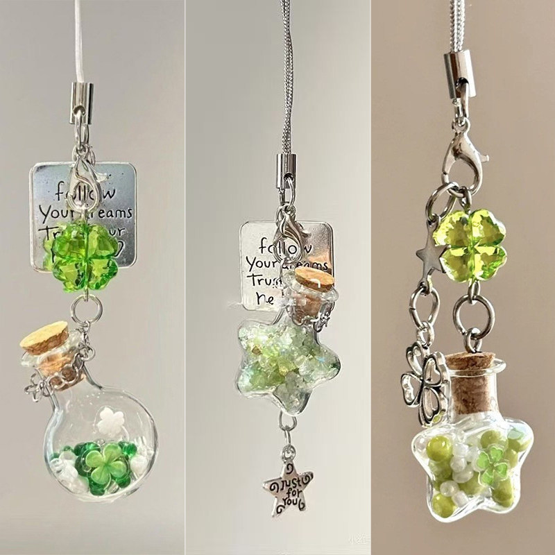 Simple ins Style New Mobile Phone Four-Leaf Clover Star Wishing Pendant Bag Camera Keychain Accessory Versatile for Women Simple ins Style New Mobile Phone Four-Leaf Clover Star Wishing Pendant Bag Camera Keychain Accessory Versatile for Women