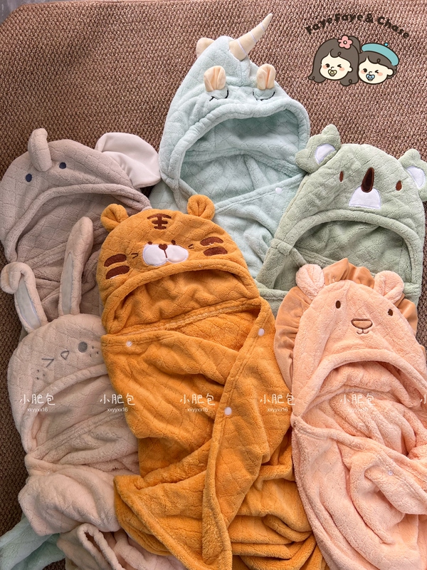 Cartoon Children's Bath Towel with Hood, High-Density Coral Fleece Bathrobe 80*120, Absorbent for Home Use Cartoon Children's Bath Towel with Hood, High-Density Coral Fleece Bathrobe 80*120, Absorbent for Home Use
