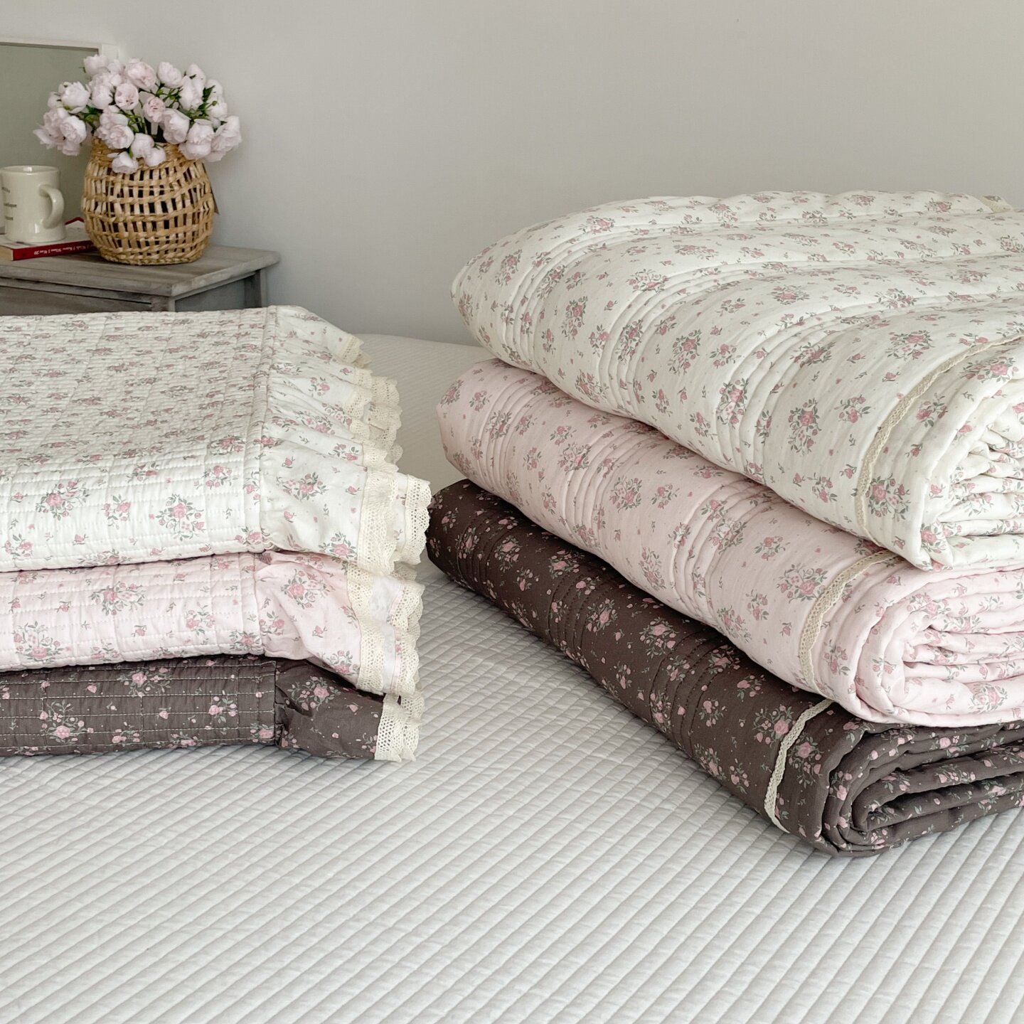 Корейский стеганый комплект постельного белья из 100% хлопка с мелким цветочным принтом и кружевной отделкой, 3 предмета