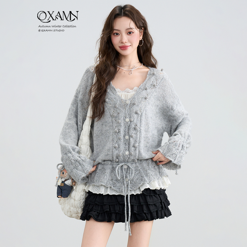 Qiu Xiaoman's "Sweet Gray Knit" Lazy Style Relaxed Outfit: Sweater Paired with Short Skirt Two-Piece Set for Women