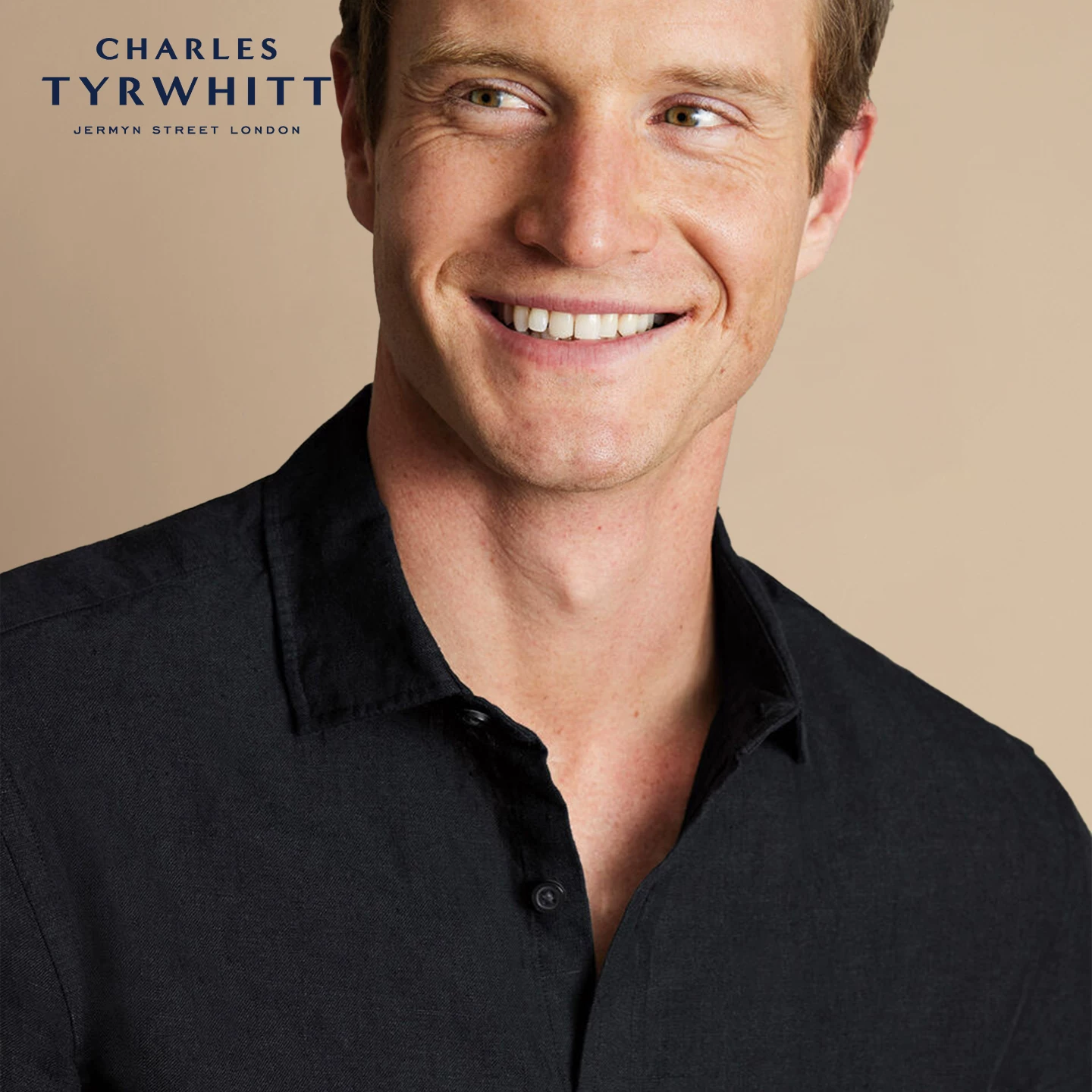 CHARLES TYRWHITT Charlotte tilbury, летняя дышащая черная рубашка с мягкой тканью, slim fit
