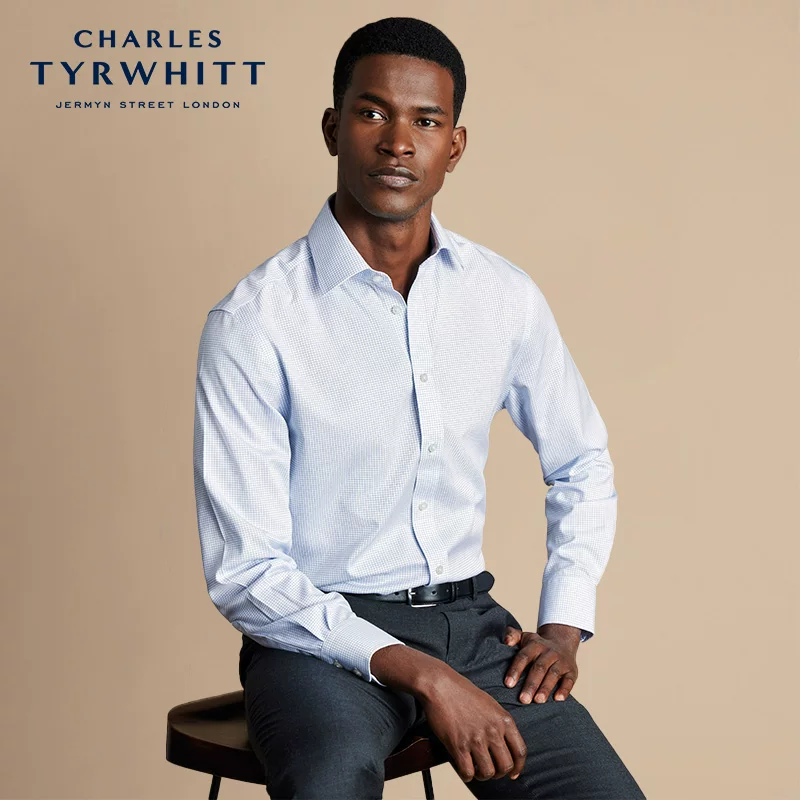 Хлопковая рубашка CHАRLES TYRWHITT цвета индиго синий cornflower blue, приталенный крой, крой по фигуре