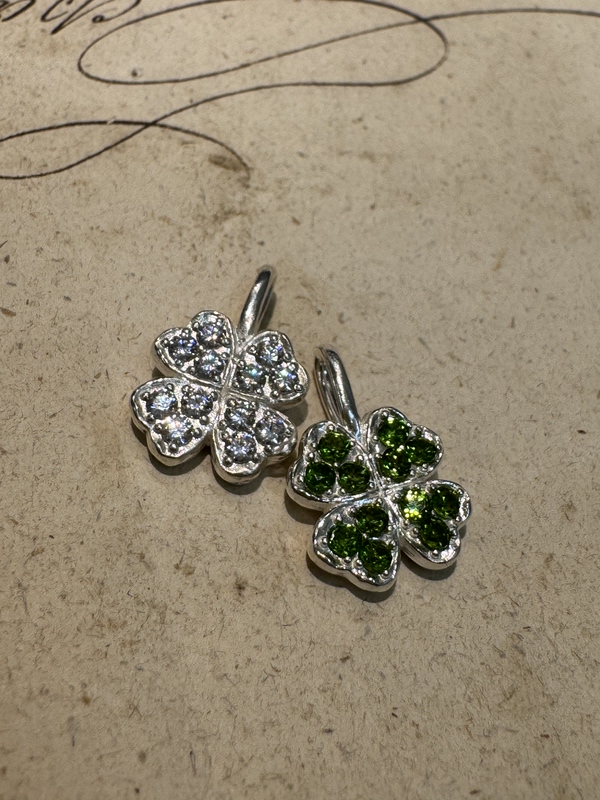 Handmade S925 Sterling Silver Four-Leaf Clover Pendant Necklace for Women, Versatile Collarbone Pendant Handmade S925 Sterling Silver Four-Leaf Clover Pendant Necklace for Women, Versatile Collarbone Pendant