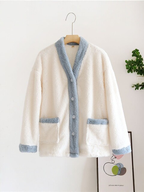 Japanese-Style Winter Tops for Women, Coral Fleece, Thickened, Warm, Casual, Fashionable, Color-Blocked, 100kg Loungewear Tops for Women