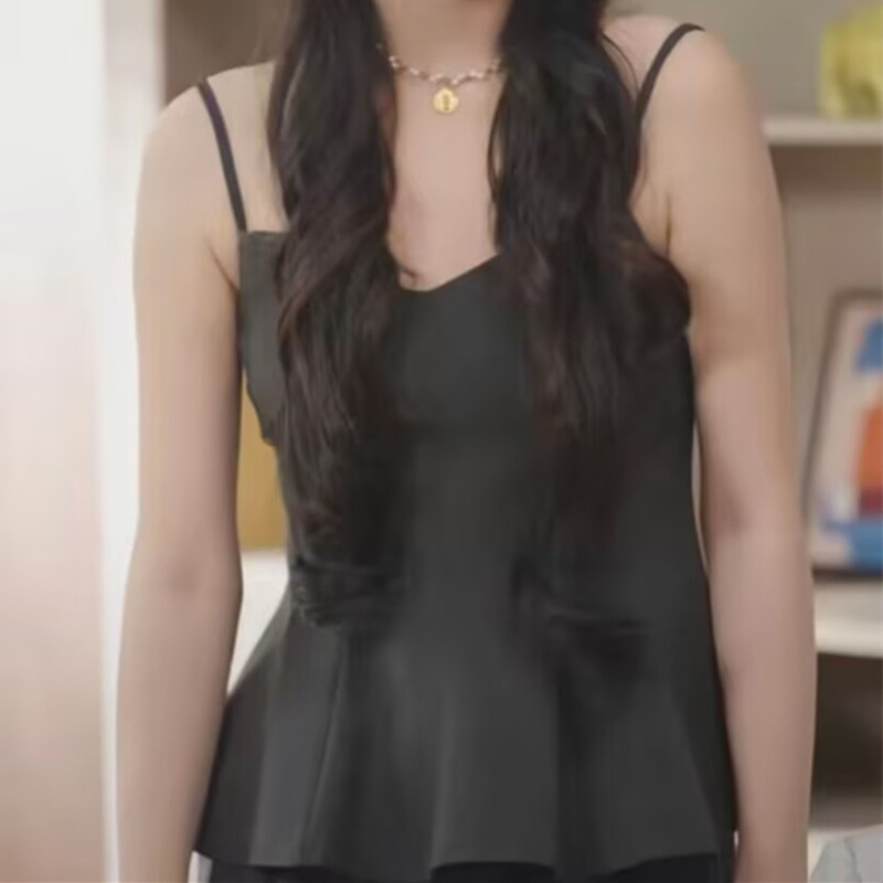 Long Live Love and Freedom! Black Slim-Fit Versatile Fashion Waist-Cinching Tank Top for Women, Same Style as the One Worn by Xiang Yuan on Stage