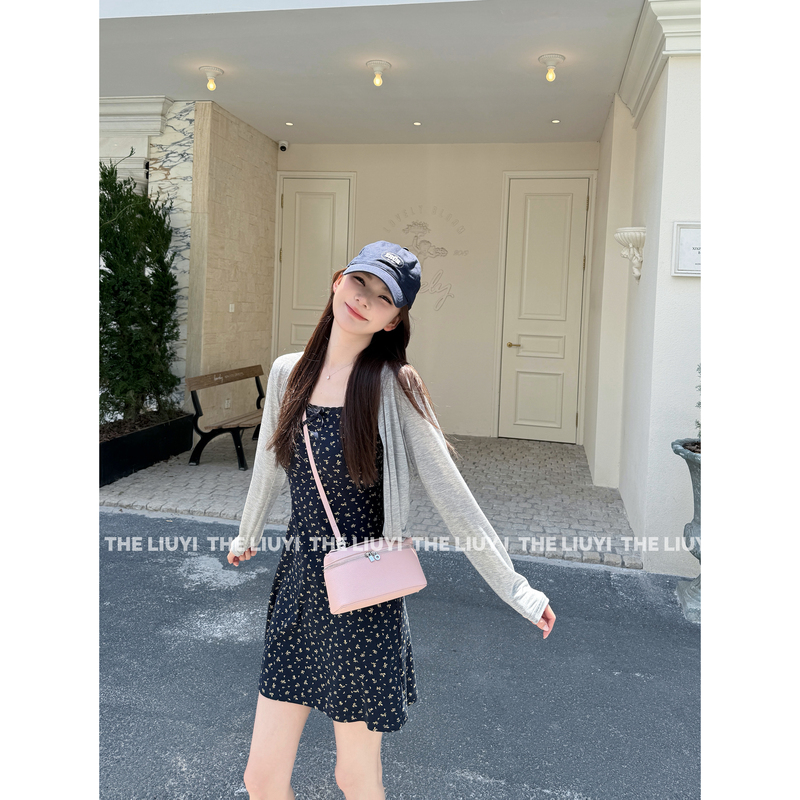 【Liuyi】Summer Flower~ Summer Navy Blue Spaghetti Strap Waist-Cinching Slimming Floral Dress 65121 【Liuyi】Summer Flower~ Summer Navy Blue Spaghetti Strap Waist-Cinching Slimming Floral Dress 65121