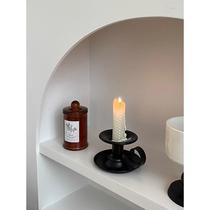 Retro-style black iron hand-held candlestick with a medieval atmosphere living room table decoration aromatherapy candle pedestal