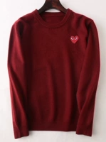 Бордовый О-образный вырез + красное сердце