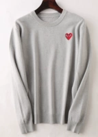 Светло -серый о воротник+красное сердце