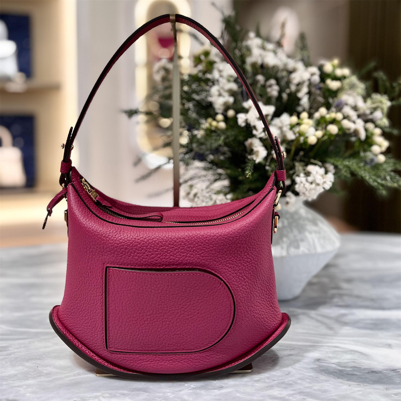 Delvaux Delvaux Hand-Stitched Crossbody Shoulder Bag for Women, Made of Lychee Leather, Fashionable and Versatile Delvaux Delvaux Hand-Stitched Crossbody Shoulder Bag for Women, Made of Lychee Leather, Fashionable and Versatile