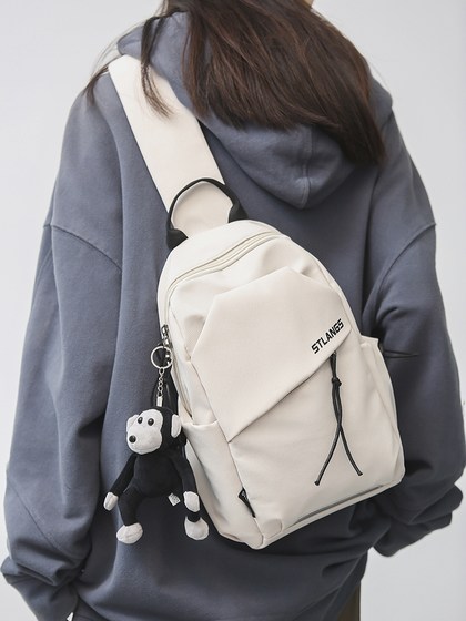 男士斜挎包单肩小背包胸包女骑行户外运动跨包爬山平板轻便登山包