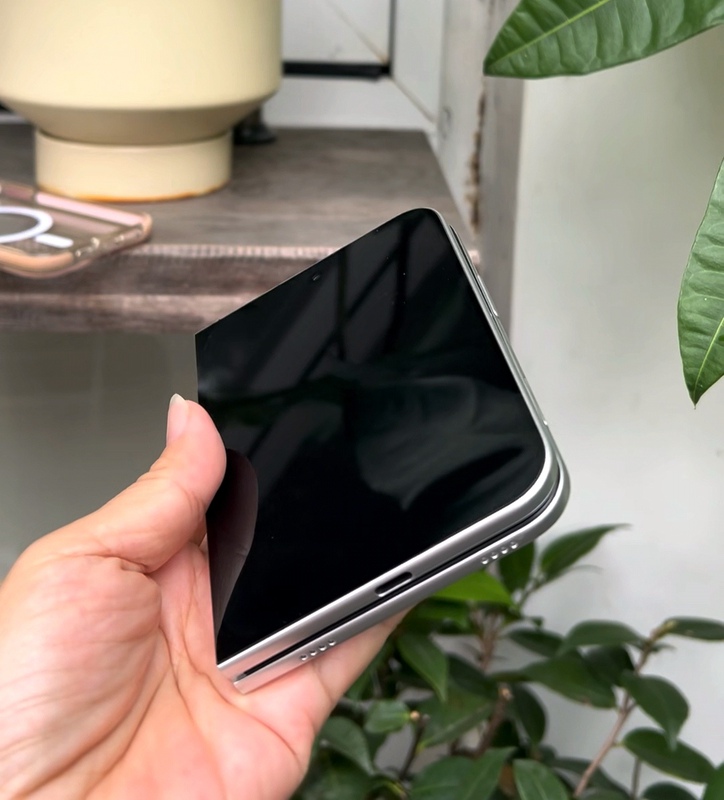 Suitable for Apple Foldable Model Phone Display Dummy Phone Props Without Screen Lighting Suitable for Apple Foldable Model Phone Display Dummy Phone Props Without Screen Lighting