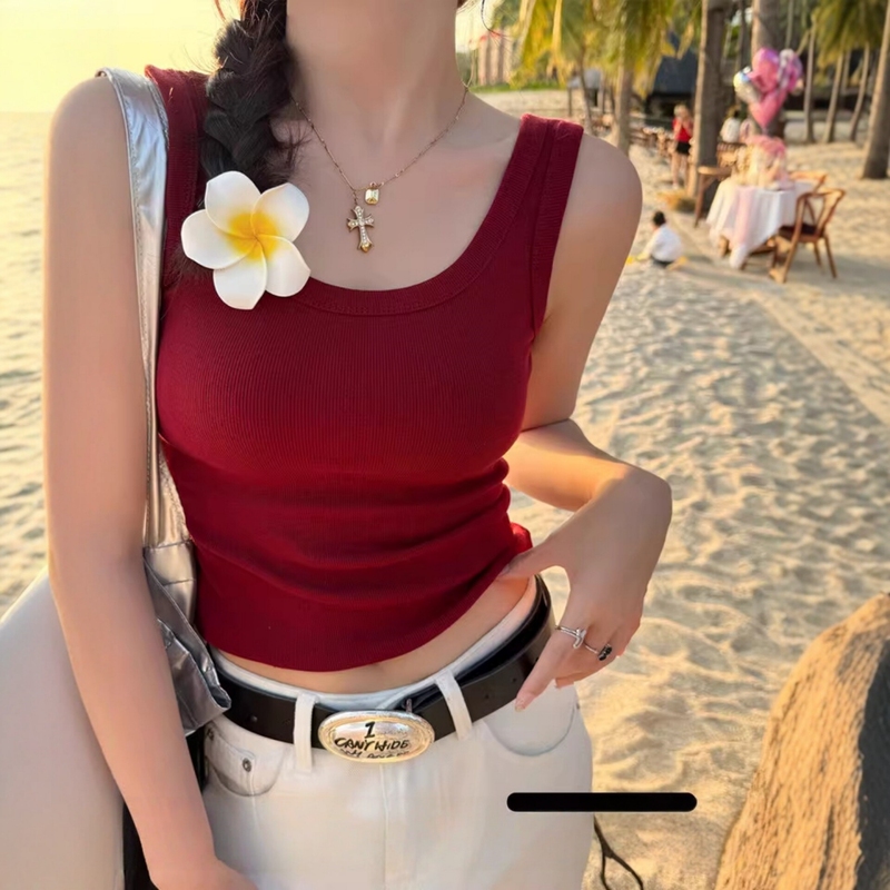 Red Cotton Camisole with Chest Pads for Women, Suitable for Wearing as an Inner Layer or Outerwear at the Beach in Summer, Conceals Side Breast Fat