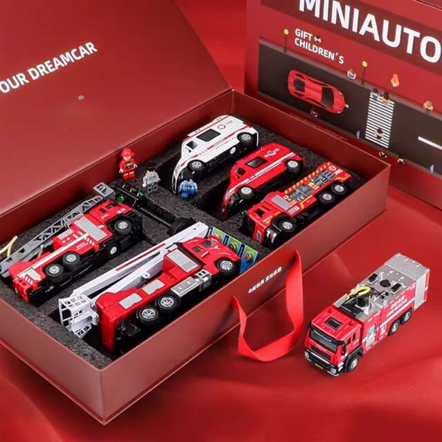 New Year Gift Box for Children, Large Alloy Fire Truck Set, Toy Car Model, Police Car, Gift Package for Boys