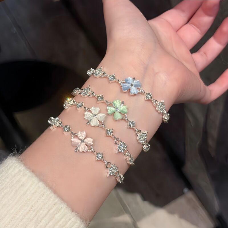 Sweet Lucky Four-Leaf Clover Bracelet Adjustable ins Style Light Luxury Niche Design Best Friend Couple Jewelry Gift Sweet Lucky Four-Leaf Clover Bracelet Adjustable ins Style Light Luxury Niche Design Best Friend Couple Jewelry Gift