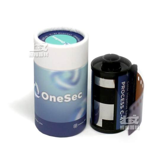 onesec 400d 135 햇빛 컬러 필름 C41 장인 정신 2025 년 12 월 Cinestill
