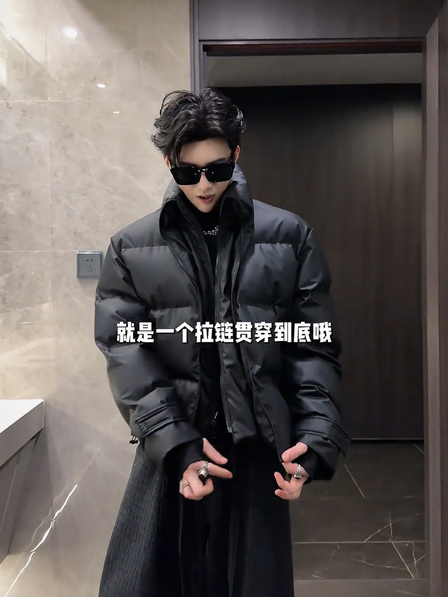 Fake Two-Piece American High Street Style down Jacket for Men, Winter Design with Stand Collar, Puffer Jacket with Red Inner Lining and Thickened Cotton Coat