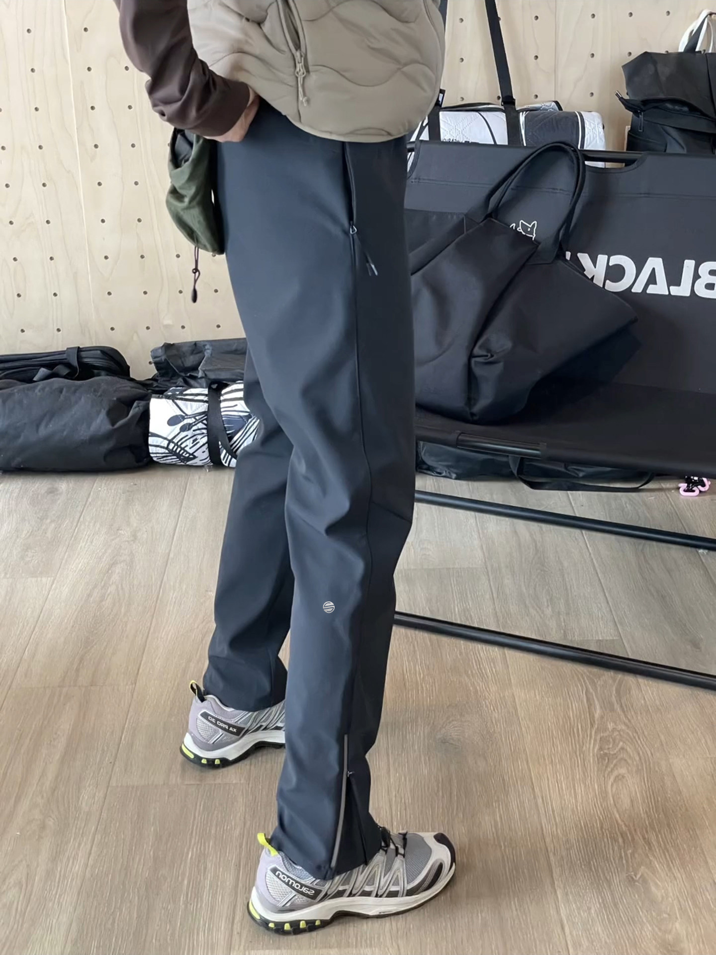 Gray-Blue American-Style Softshell Tactical Pants for Men, Fleece-Lined, Slim-Fit, Functional Work Pants, Waterproof and Windproof Outdoor Hiking Pants