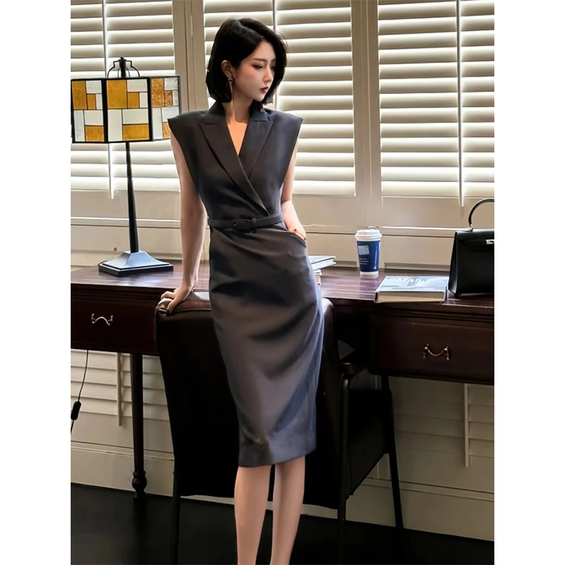 2026 Summer This Year's Trending Hot Item: Elegant and Sophisticated Gray Blazer Dress Suitable for Attending Important Events and Commuting