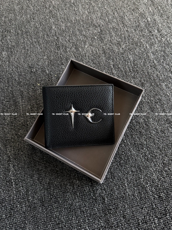 【In-Stock Real Photos】Thug Club Logo Leather Multi-Card Slot Wallet, Niche Design Card Holder, Trendy 【In-Stock Real Photos】Thug Club Logo Leather Multi-Card Slot Wallet, Niche Design Card Holder, Trendy