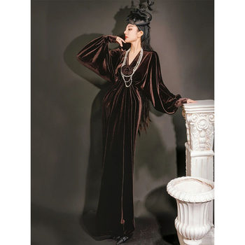 Mijie's New Light Luxury Elegant Style Coffee-Colored Velvet Dress for Women, Long-Sleeved V-Neck Waist-Cinching Long Dress with a Socialite Vibe