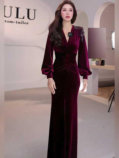 Yijie Elegant and Luxurious V-Neck Velvet Dress for Women, Autumn and Winter Long Sleeve Slim Fit Waist-Cinching Mermaid Dress, Stylish Long Dress