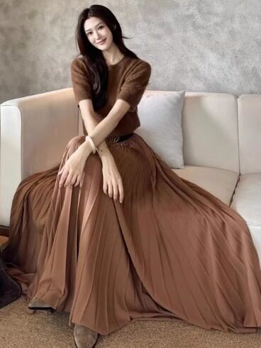 Mijie's New Autumn and Winter Style Maillard-Inspired Pleated Long Skirt for Women, High-Waisted, Elegant, Slimming, Coffee-Colored Skirt