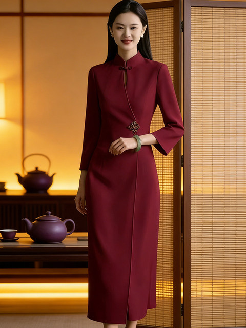 Mijie 2025 Winter New Chinese-Style Stand-Collar Dress for Women, Burgundy, Waist-Cinching, Slimming, Elegant Mid-Length Dress