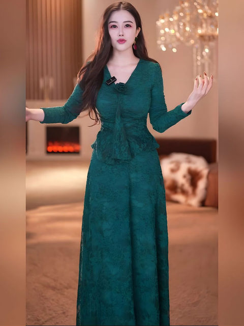 Elegant and Luxurious Dark Blue Lace Dress for Women, Long-Sleeved, Waist-Cinching, Slit Long Dress, High-End, Slim-Fit, Flattering