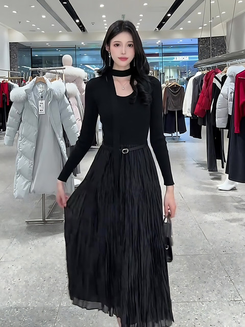 Mijie 2025 Winter New Elegant Black Dress for Women, Long-Sleeved, Waist-Cinching, Pleated Long Dress, Slimming and Stylish