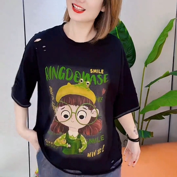 Cartoon-Style Black Short-Sleeve T-Shirt for Women, Loose Fit with Distressed Print, Age-Reducing Versatile Top, Casual and Comfortable, Simple Design