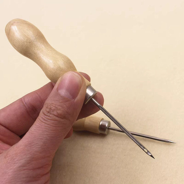 Wooden Handle Awl, Stainless Steel Pointed Hook Needle for Sewing Shoe Soles, Shoe Repair Hook Needle, Shoe Repair Tool with Hole, Straight Awl