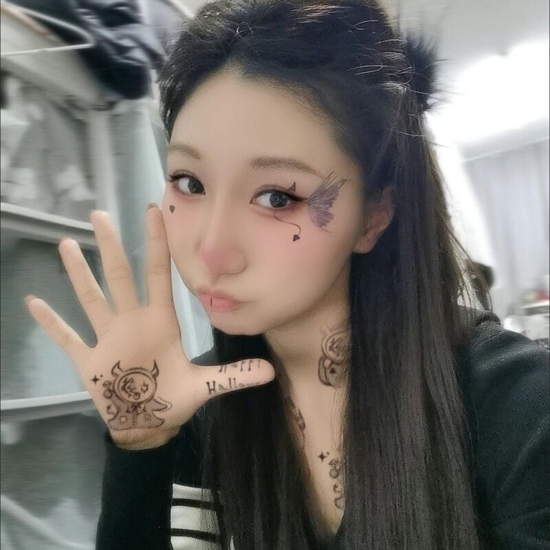 Glitter Butterfly Face Paint Stickers Internet Celebrity Dance Stage Angel Wings Eye Glitter Tattoo Stickers Glitter Butterfly Face Paint Stickers Internet Celebrity Dance Stage Angel Wings Eye Glitter Tattoo Stickers