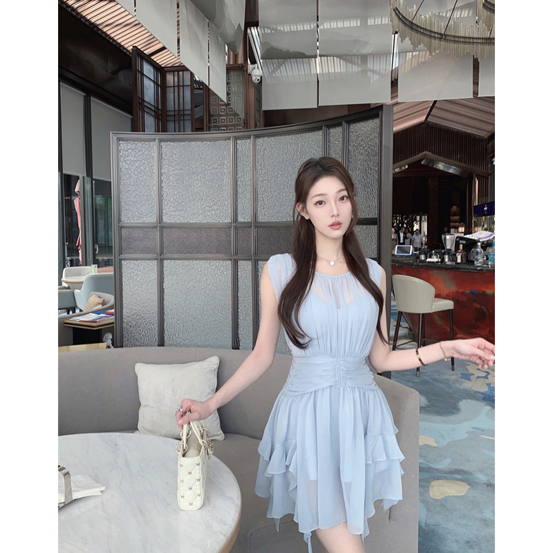 Shifeng Dress Women's Summer 2025 New Skirt Small Seaside Vacation Age Reduction Waist Sleeveless Light Blue
