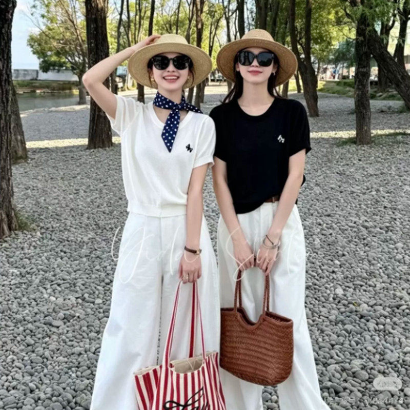 YT-egg.popilar夏日冰蚕丝刺绣小马T恤温柔风圆领针织衫简约短袖