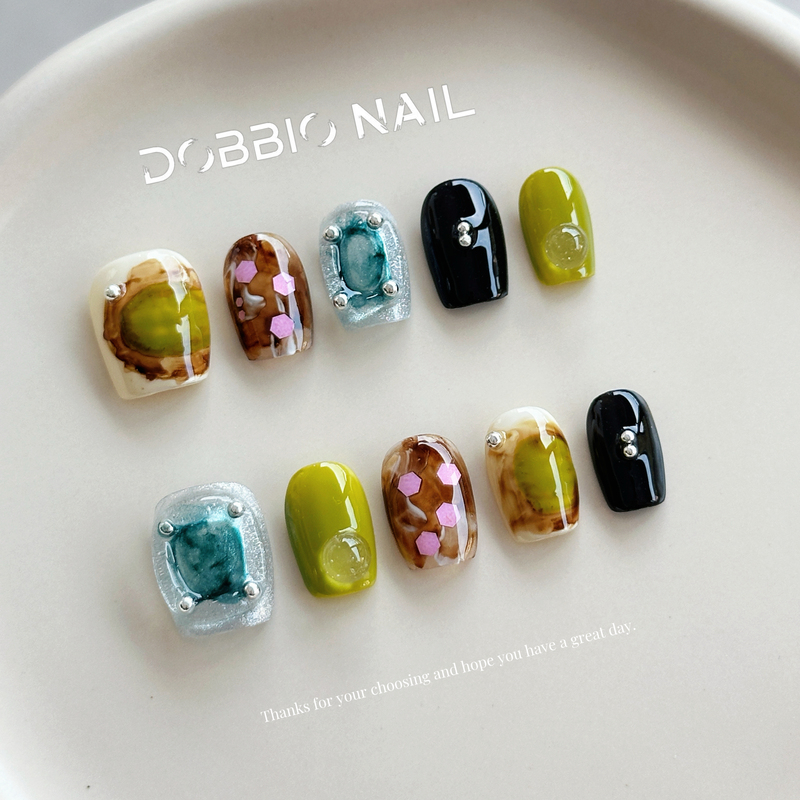 Dobbio【Semporna】Unique Design with Contrasting Colors and Gradient Dyeing, Handmade Wearable Nails, High-End Nail Art Nail Tips