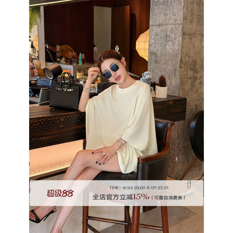 Liu Xiongxiong Mcmax【Snow Maiden Set】Light and Elegant Outfit with Cape Top and Shorts, Unique Set for Women