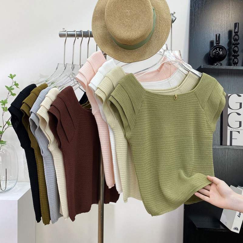 New Summer Stylish Short-Sleeve Knit Top for Women, Vintage Design, Slim Fit, Unique Korean Style New Summer Stylish Short-Sleeve Knit Top for Women, Vintage Design, Slim Fit, Unique Korean Style