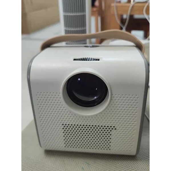Negotiable Price for the Sainil S6 Smart Projector, White Portable Model, Almost Brand New, Clean Appearance, Fully Functional Negotiable Price for the Sainil S6 Smart Projector, White Portable Model, Almost Brand New, Clean Appearance, Fully Functional