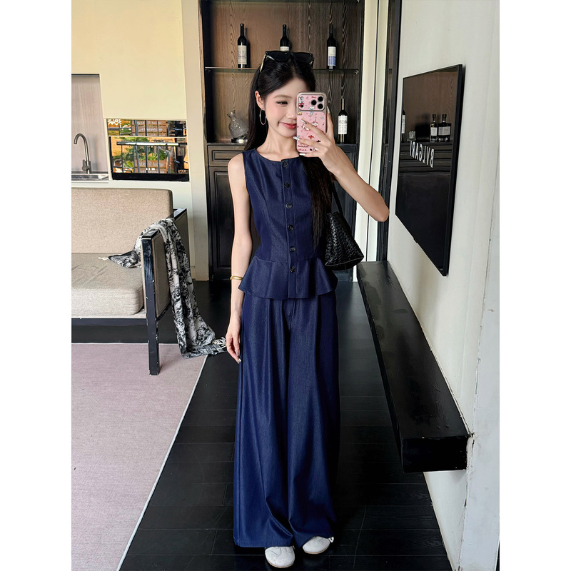 Cai Cai [Bruce Blues] Petite Elegant Fashionable Suit for Women Unique and Beautiful Summer Two-Piece Set