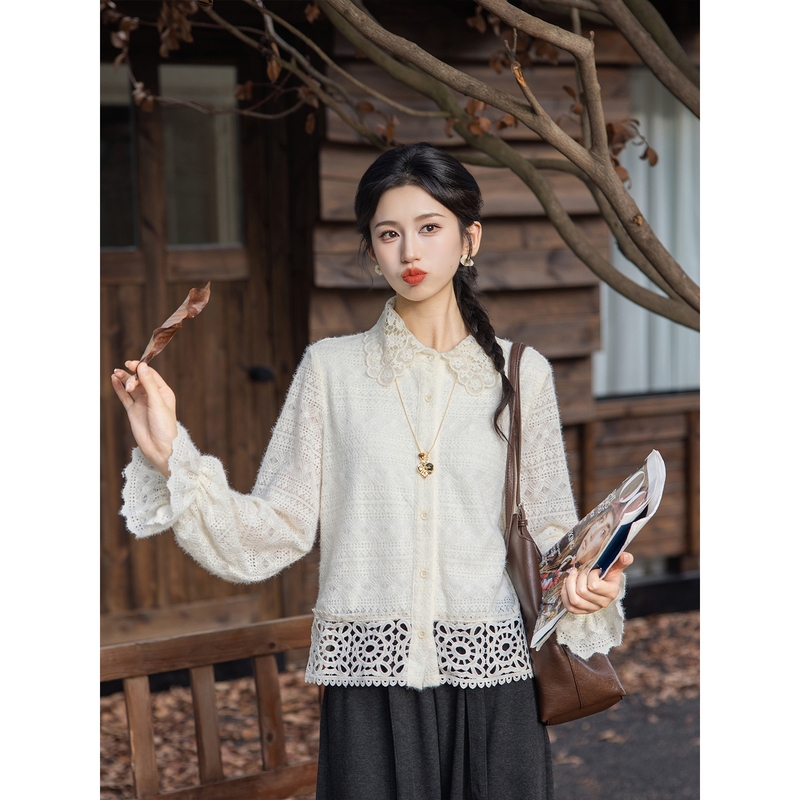 Qiqi【Floating Cloud Water Shell】Unique Apricot-Colored Long-Sleeved Shirt for Women, Autumn Design with Burnt Flower Collar, Layered Inner Top Qiqi【Floating Cloud Water Shell】Unique Apricot-Colored Long-Sleeved Shirt for Women, Autumn Design with Burnt Flower Collar, Layered Inner Top