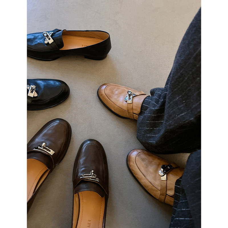Soft Sheepskin Old Money Style Metal Buckle Loafers for Women 2026 Spring New British Style Flat Slip-On Shoes